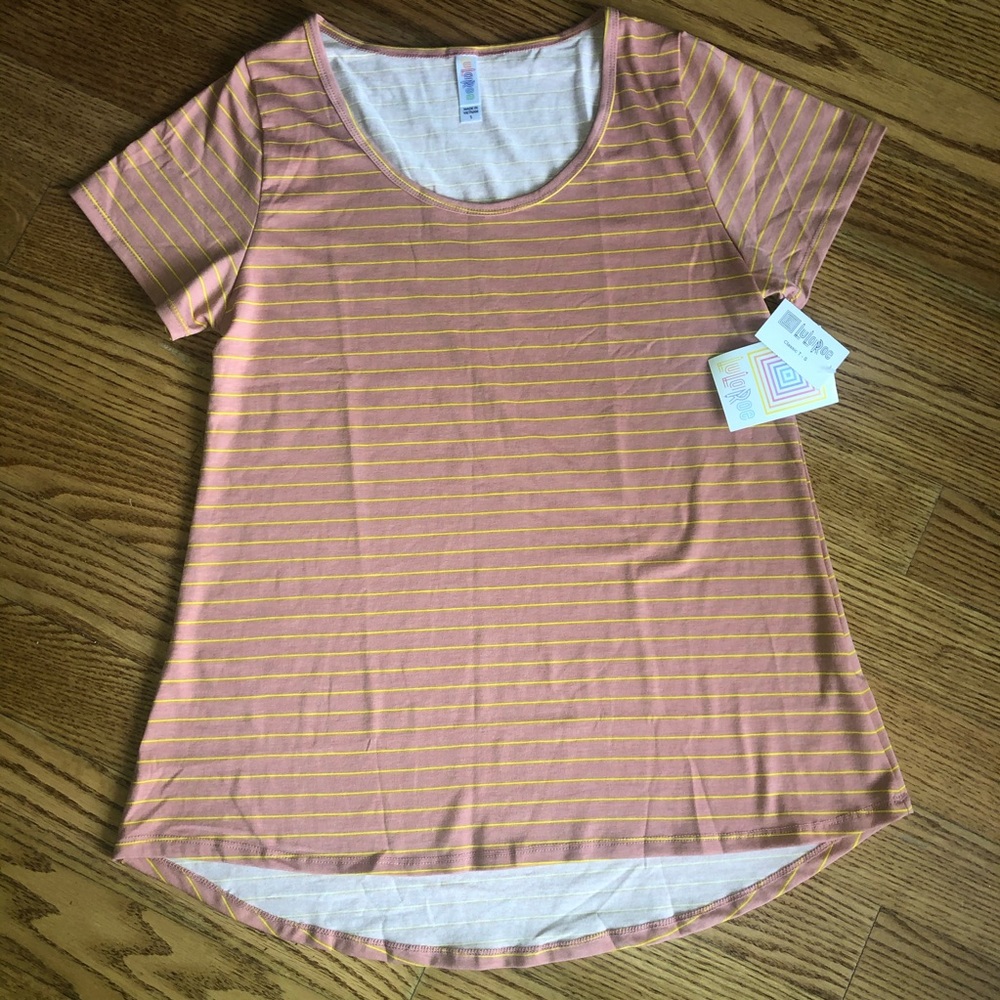 LuLaRoe Classic Tee; new w/tags; size small